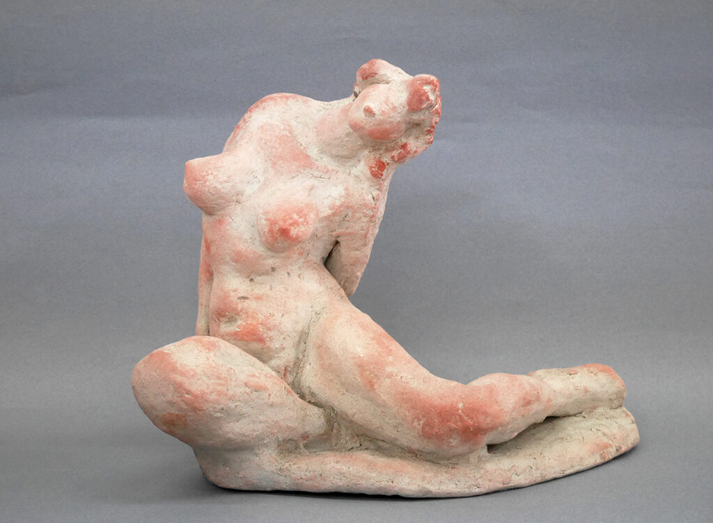 62	木内 克	裸婦　テラコッタ　1960　h.38x35x20cm　彫刻下にサイン